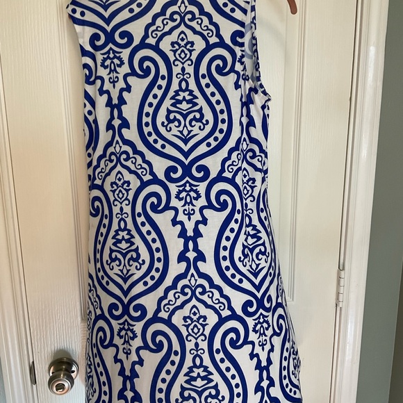 Ladie’s knit tank dress with pockets. - Picture 5 of 10